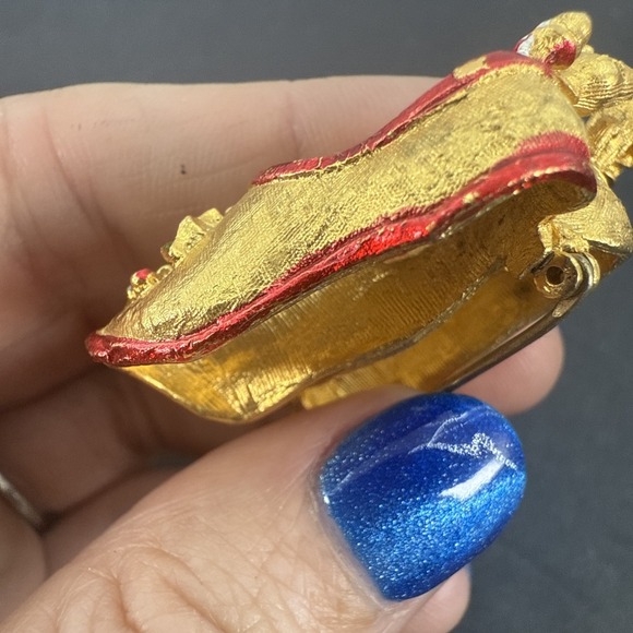 Christmas Slippers w Gifts Enamel COREL Vintage Gold Brooch Pin - Picture 10 of 14